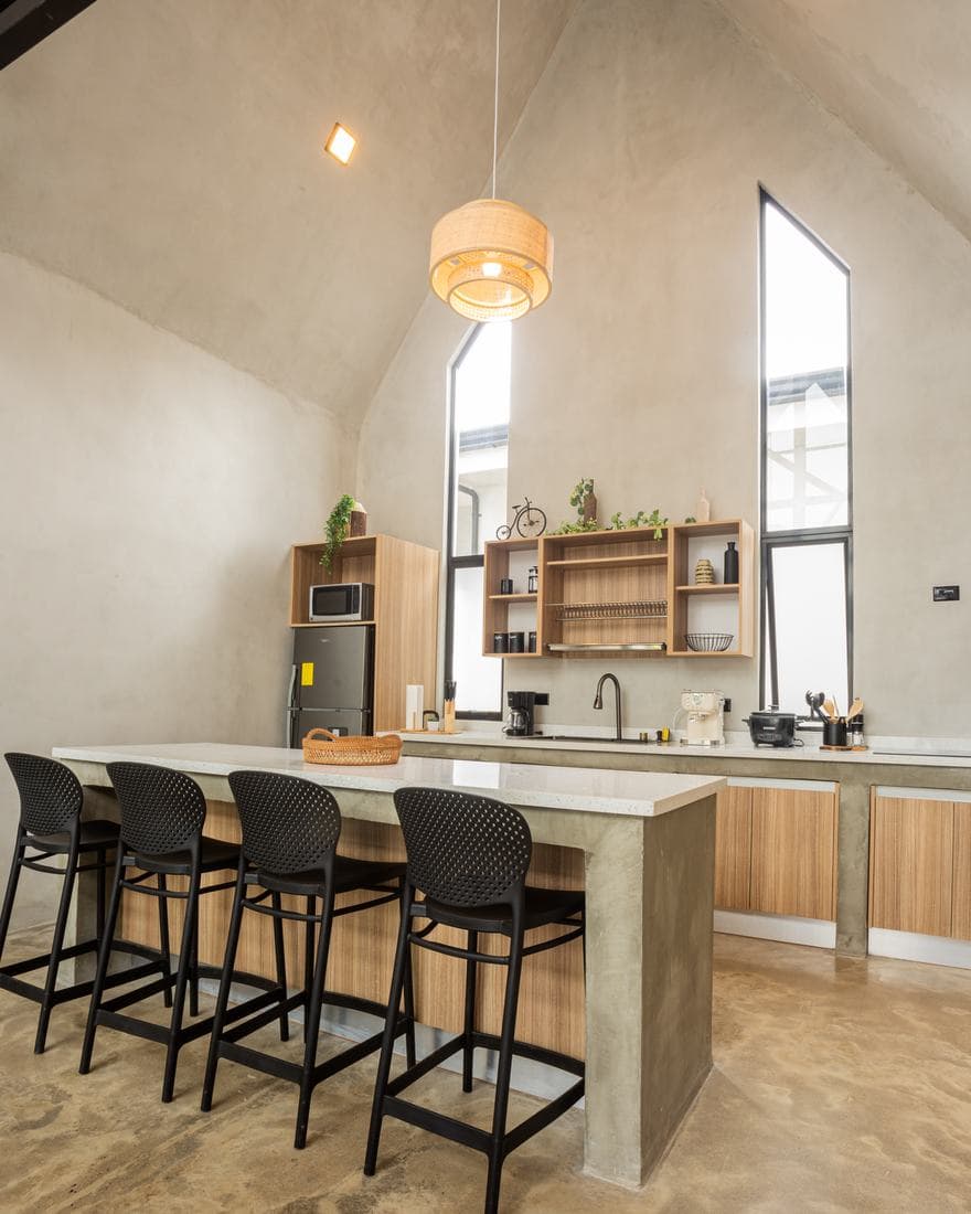 Interior de Sprinter, una de las villas de Bike & Bed Arenal